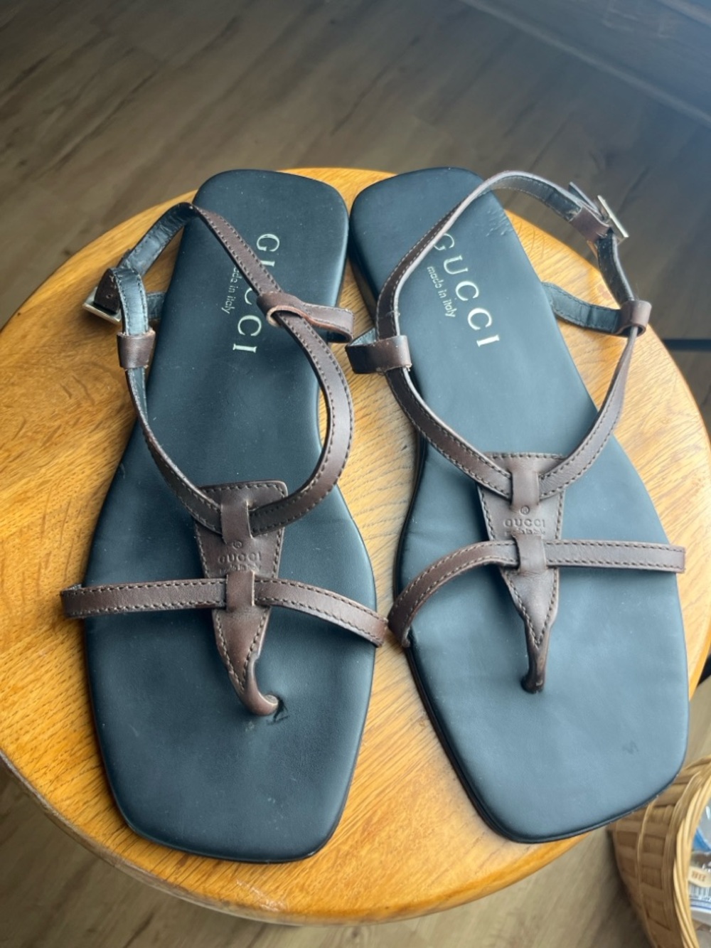 Gucci Leather Thong Sandals Brown Ankle Strap Size 42 Made in Italy Luxury - Picture 1 of 6
